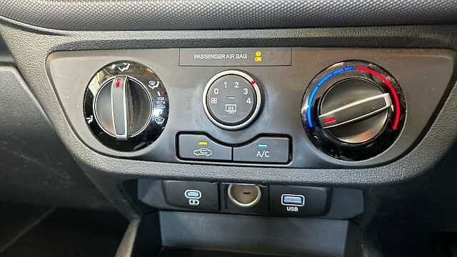 Hyundai I10 1.0 Advance Hatchback 5dr Petrol Auto Euro 6 (s/s) (63 ps) Phantom Black