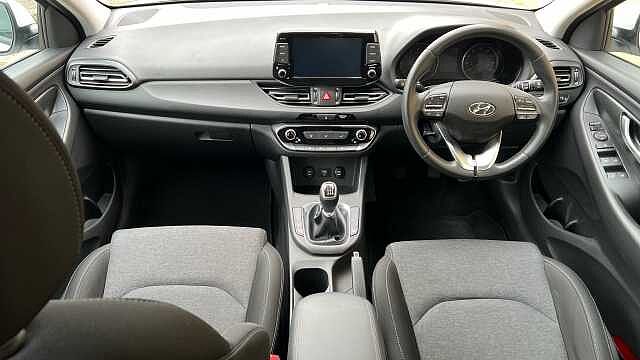 Hyundai I30 1.0 T-GDi MHEV SE Connect Hatchback 5dr Petrol Hybrid Manual Euro 6 (s/s) (120 p Serenity White