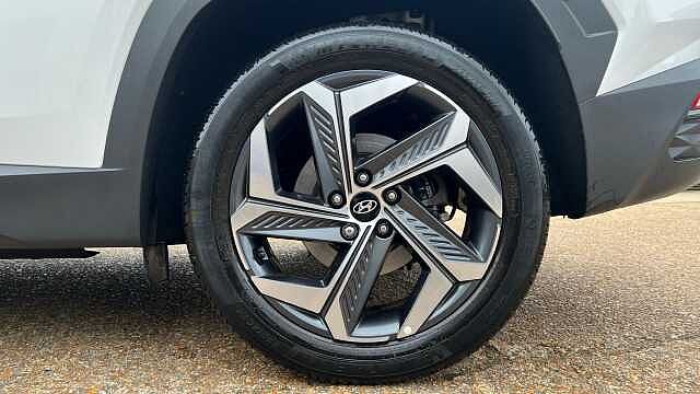 Hyundai TUCSON 1.6 h T-GDi Premium SUV 5dr Petrol Hybrid Auto Euro 6 (s/s) (230 ps) Atlas White