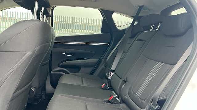 Hyundai TUCSON 1.6 h T-GDi Premium SUV 5dr Petrol Hybrid Auto Euro 6 (s/s) (230 ps) Atlas White
