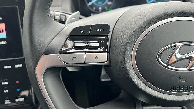 Hyundai TUCSON 1.6 h T-GDi Premium SUV 5dr Petrol Hybrid Auto Euro 6 (s/s) (230 ps) Atlas White