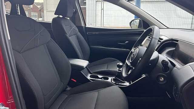 Hyundai TUCSON 1.6 T-GDi SE Connect SUV 5dr Petrol Manual Euro 6 (s/s) (150 ps) Engine Red
