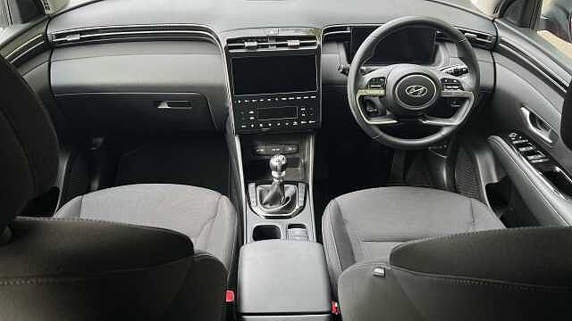 Hyundai TUCSON 1.6 T-GDi SE Connect SUV 5dr Petrol Manual Euro 6 (s/s) (150 ps) Engine Red