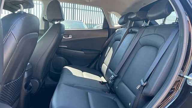 Hyundai KONA 1.6 h-GDi Ultimate SUV 5dr Petrol Hybrid DCT Euro 6 (s/s) (141 ps)