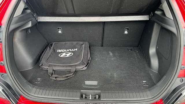 Hyundai KONA 64kWh Premium SUV 5dr Electric Auto (10.5kW Charger) (204 ps)