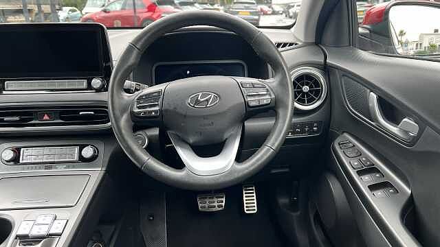 Hyundai KONA 64kWh Premium SUV 5dr Electric Auto (10.5kW Charger) (204 ps)