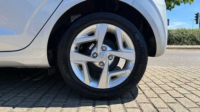 Hyundai i10 1.0 SE Connect Hatchback 5dr Petrol Manual Euro 6 (s/s) (67 ps)