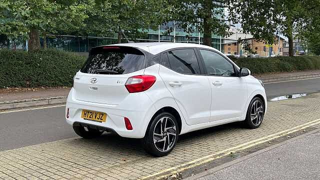Hyundai i10 1.0 Premium Hatchback 5dr Petrol Manual Euro 6 (s/s) (67 ps)