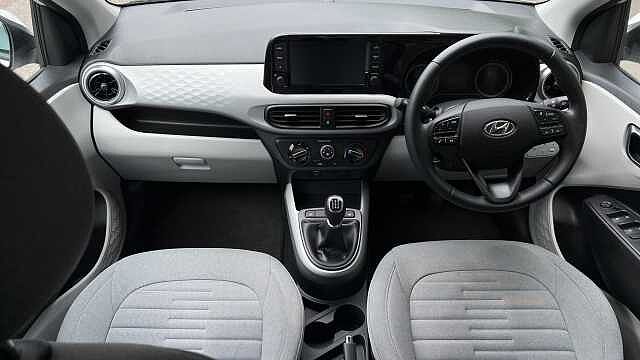 Hyundai i10 1.0 Premium Hatchback 5dr Petrol Manual Euro 6 (s/s) (67 ps)