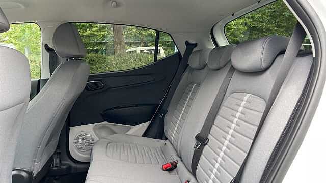 Hyundai i10 1.0 Premium Hatchback 5dr Petrol Manual Euro 6 (s/s) (67 ps)