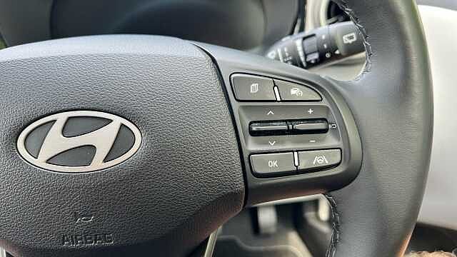 Hyundai i10 1.2 Premium Hatchback 5dr Petrol Auto Euro 6 (s/s) (79 ps)