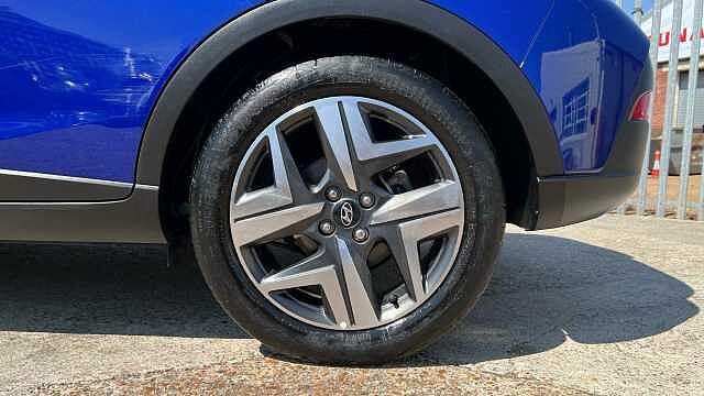 Hyundai BAYON 1.0 T-GDi MHEV Ultimate SUV 5dr Petrol Hybrid Manual Euro 6 (s/s) (100 ps)