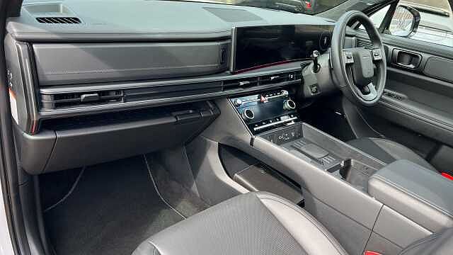 Hyundai Santa Fe 1.6 T-GDi 13.8kWh Calligraphy SUV 5dr Petrol Plug-in Hybrid Auto 4WD Euro 6 (s/s