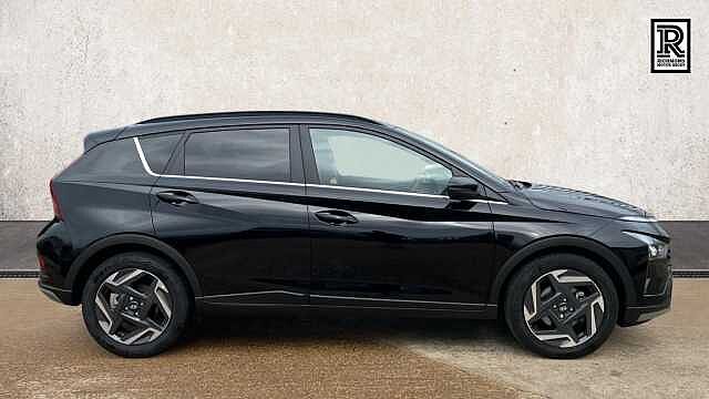 Hyundai BAYON 1.0 T-GDi Tech Line SUV 5dr Petrol DCT Euro 6 (s/s) (90 ps) PHANTOM BLACK