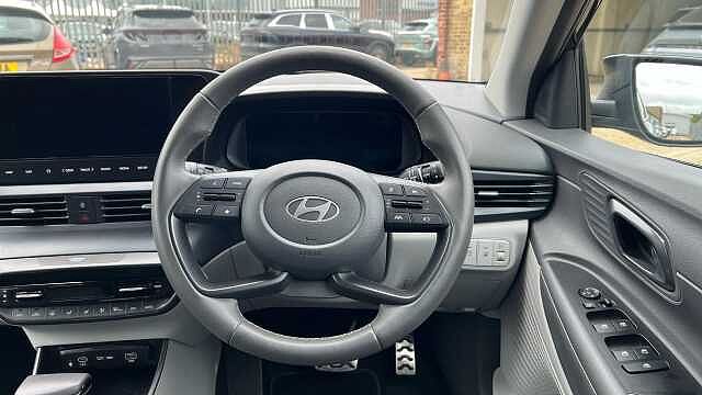 Hyundai BAYON 1.0 T-GDi Tech Line SUV 5dr Petrol DCT Euro 6 (s/s) (90 ps) PHANTOM BLACK