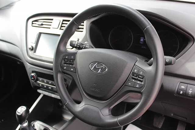 Hyundai I20 1.2 MPi Premium Nav 5dr Red