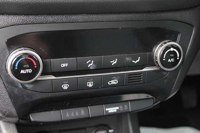 Hyundai I20 1.2 MPi Premium Nav 5dr Red