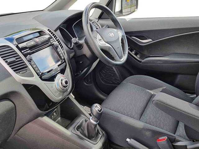 Hyundai IX20 1.6 Premium Nav 5dr White