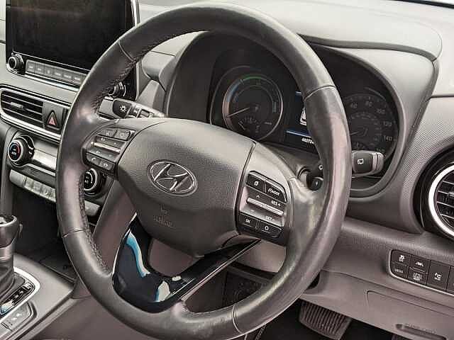 Hyundai KONA 1.6 GDi Hybrid Premium SE 5dr DCT White