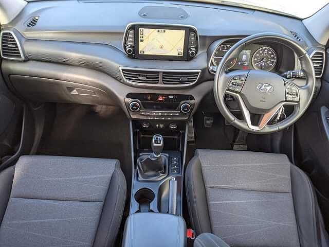 Hyundai TUCSON 1.6 TGDi 177 SE Nav 5dr 2WD White