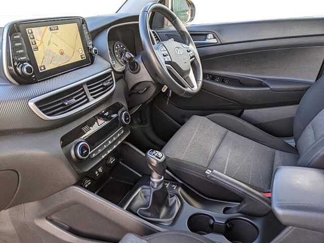 Hyundai TUCSON 1.6 TGDi 177 SE Nav 5dr 2WD White
