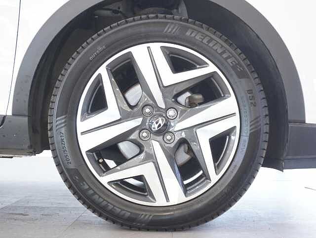 Hyundai BAYON 1.0 T-GDi MHEV Premium SUV 5dr Petrol Hybrid Manual Euro 6 (s/s) (120 ps) Atlas White