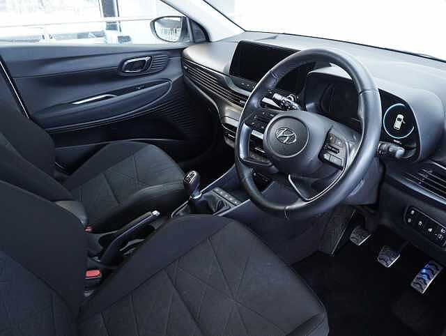 Hyundai BAYON 1.0 T-GDi MHEV Premium SUV 5dr Petrol Hybrid Manual Euro 6 (s/s) (120 ps) Atlas White