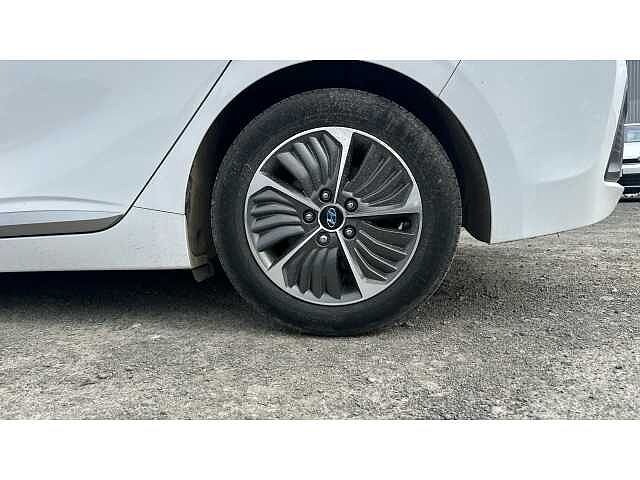 Hyundai IONIQ IONIQ 1.6 GDi Plug-in Hybrid Premium SE 5dr DCT WHITE