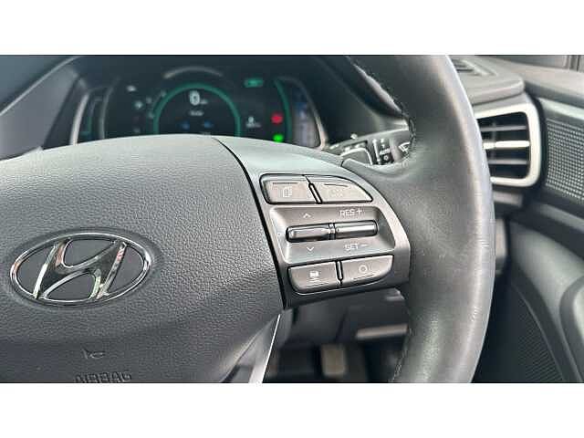 Hyundai IONIQ IONIQ 1.6 GDi Plug-in Hybrid Premium SE 5dr DCT WHITE