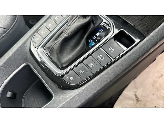 Hyundai IONIQ IONIQ 1.6 GDi Plug-in Hybrid Premium SE 5dr DCT WHITE