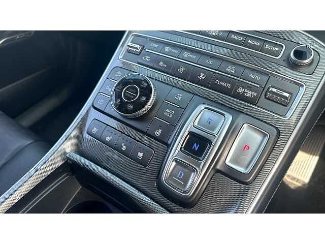 Hyundai SANTA FE SANTA FE 1.6 TGDi Plug-in Hybrid Ultimate 5dr 4WD Auto Silver