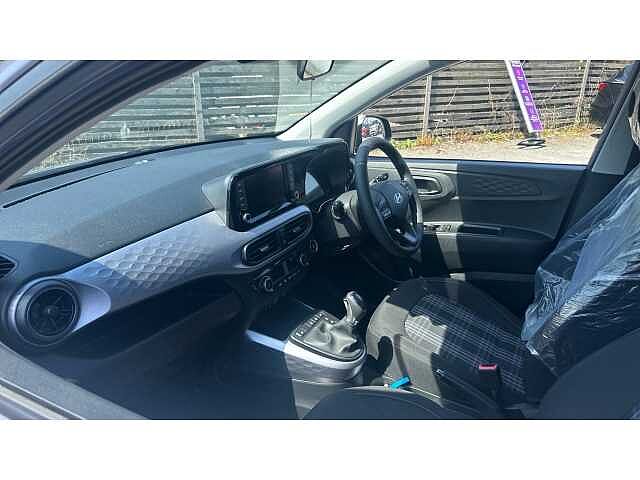 Hyundai i10 i10 5Dr HAT 1.2 MPi 79ps Premium NAV AU