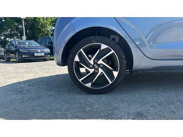 Hyundai i10 i10 5Dr HAT 1.2 MPi 79ps Premium NAV AU