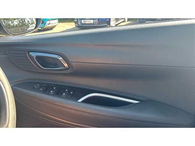 Hyundai Bayon Bayon HAT 1.0 T-gdi 90PS Tech Line