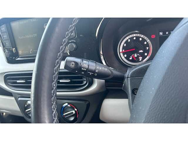 Hyundai i10 I10 1.0 MPi Premium 5dr Auto
