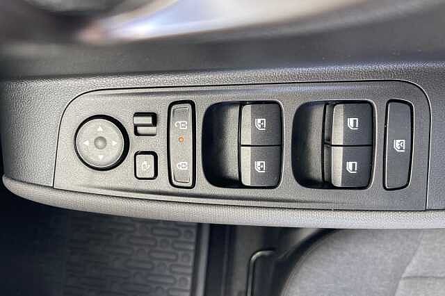 Hyundai Inster 02