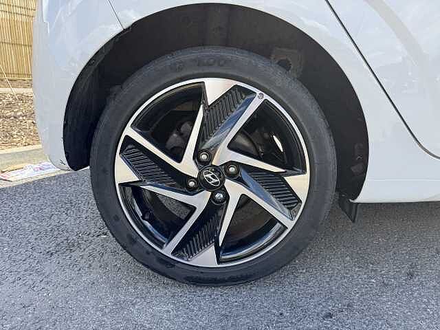 Hyundai I10 1.2 MPi Premium 5dr Auto White