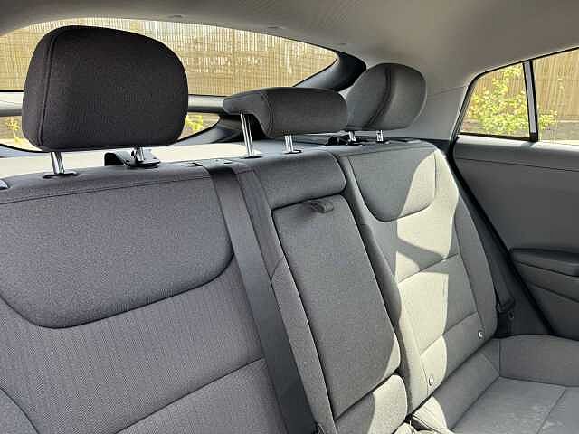 Hyundai IONIQ 1.6 GDi Hybrid Premium 5dr DCT Black