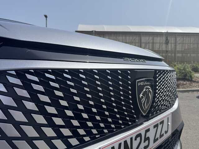 Peugeot 3008 1.2 Hybrid 136 GT 5dr e-DSC6