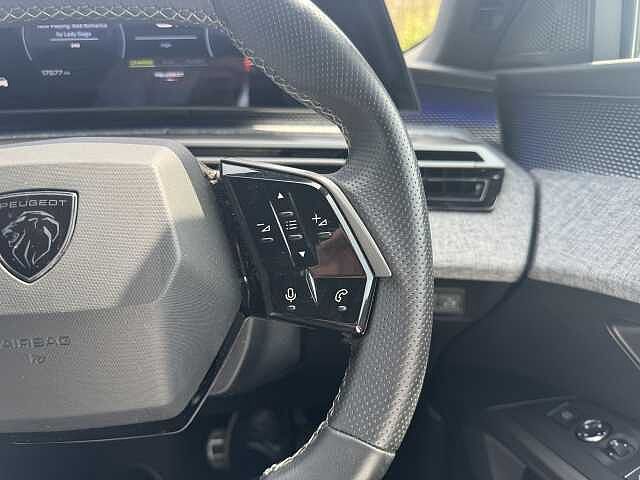 Peugeot 3008 1.2 Hybrid 136 GT 5dr e-DSC6