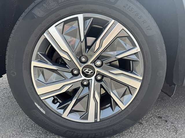 Hyundai TUCSON 1.6 TGDi 48V MHD SE Connect 5dr 2WD DCT Black