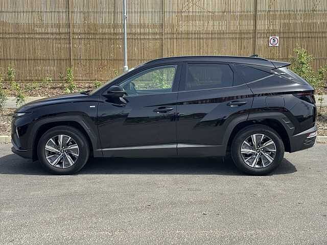 Hyundai TUCSON 1.6 TGDi 48V MHD SE Connect 5dr 2WD DCT Black