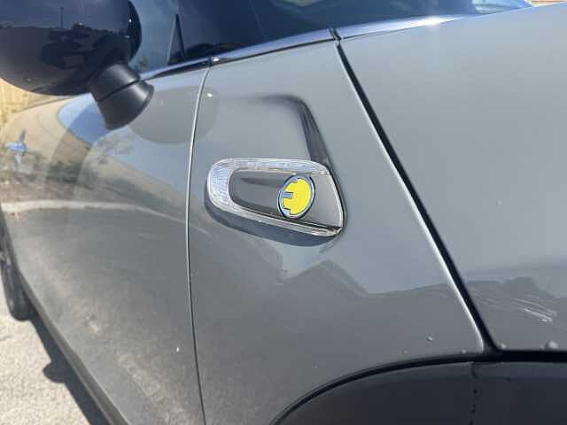 MINI Cooper 135kW Cooper S Level 3 33kWh 3dr Auto 135kW Cooper S Level 3 33kWh 3dr Auto