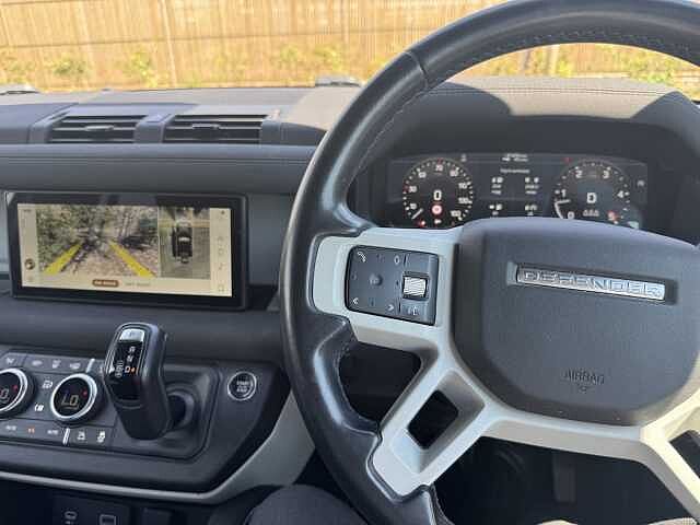 Land Rover Defender 3.0 D250 SE 110 5dr Auto