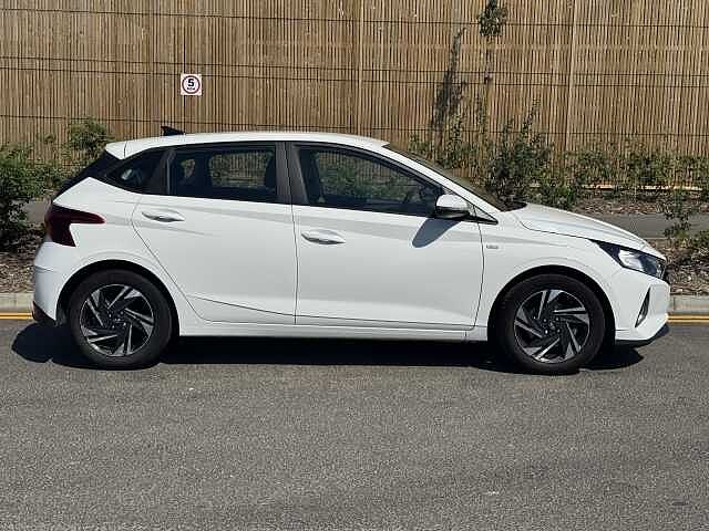 Hyundai I20 1.0T GDi 48V MHD SE Connect 5dr White