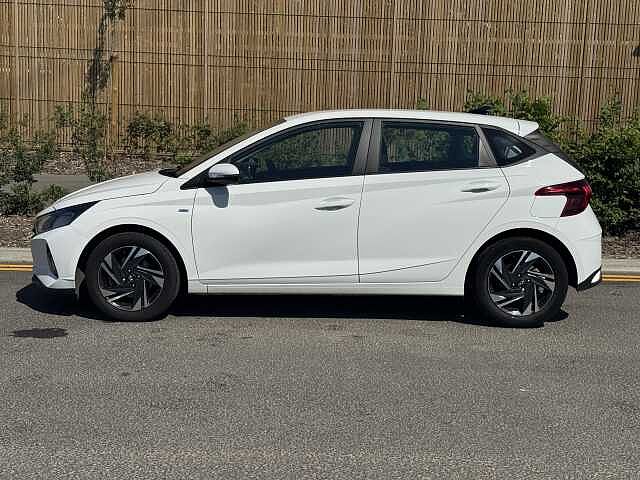 Hyundai I20 1.0T GDi 48V MHD SE Connect 5dr White