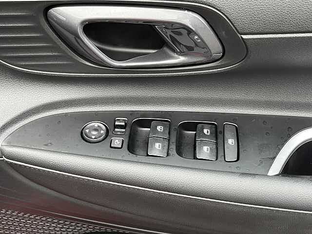 Hyundai I20 1.0T GDi Premium 5dr DCT Red