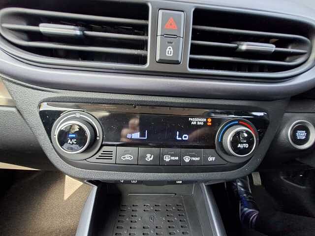 Hyundai i10 1.2 [79] Premium 5dr Auto [Nav]