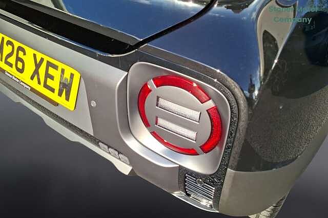 Hyundai INSTER 85kW Cross 49kWh 5dr Auto Black