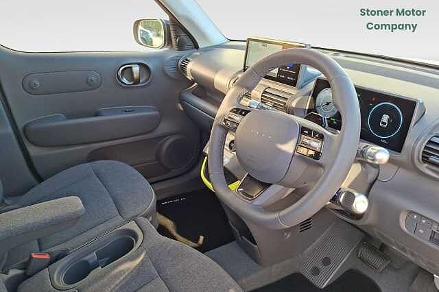 Hyundai INSTER 85kW Cross 49kWh 5dr Auto Black